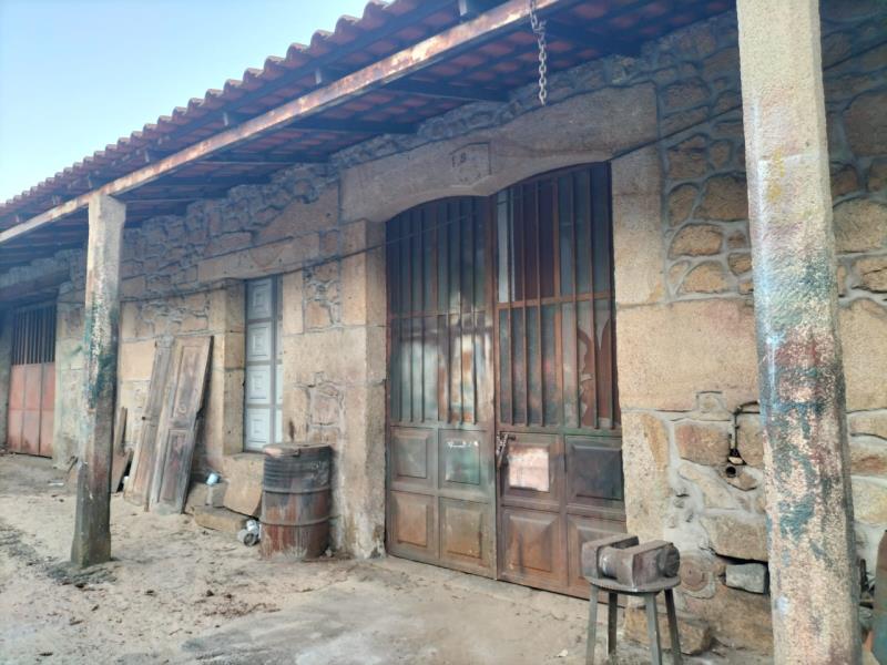 Fotografia de direito: Quinhão hereditário em herança constituída por 1 prédio urbano (habitação)