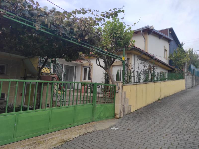 Fotografia de imóvel: Prédio com construções/benfeitorias implantadas