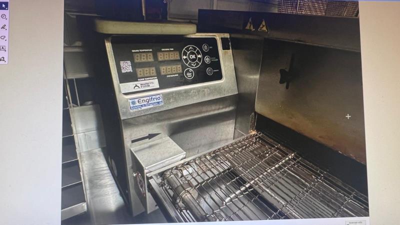 Fotografia de equipamento: Lote de bens de restauração (31 verbas)