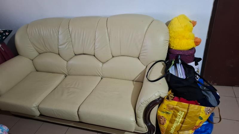 Fotografia de mobiliário: Televisão e dois sofás