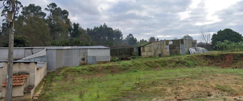 Fotografia de imóvel: Prédio rústico com 1260m2 em Sangalhos - Processo de inventário